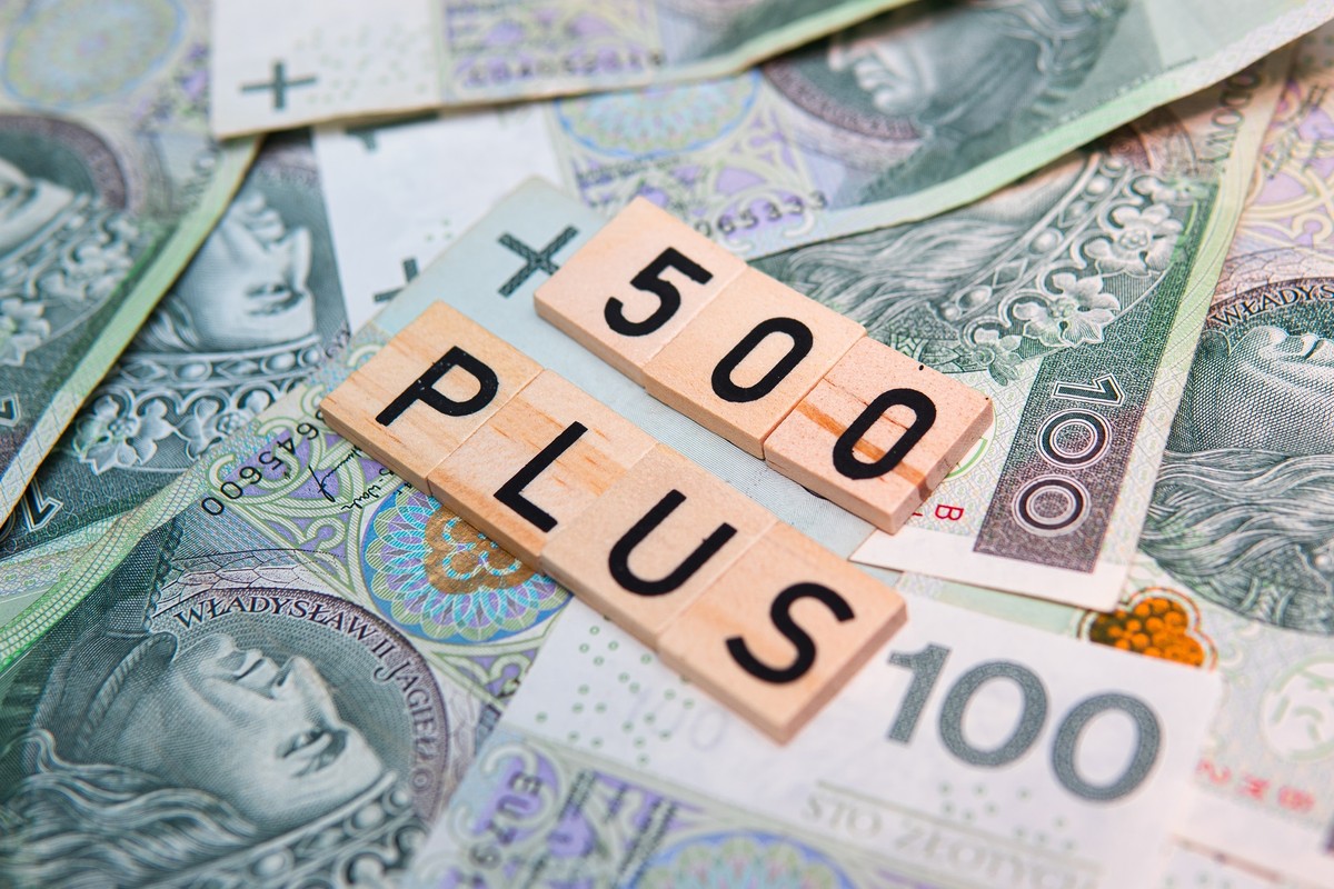 500 zł dodatku dla seniora w 2025 roku. Kto i na jakich zasadach może go otrzymać?