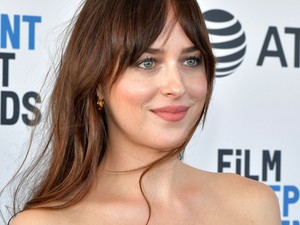 Ilyen dögös szettben még tutira nem láttad Dakota Johnsont