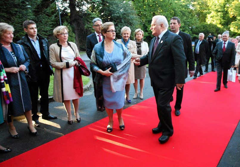 W sobotę Lech Wałęsa obchodził swoje 70. urodziny. Na urodzinowym przyjęciu w Gdańsku bawiło się 800 gości.