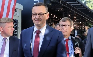 Morawiecki: Będą zamykane sądy i urzędy państwowe