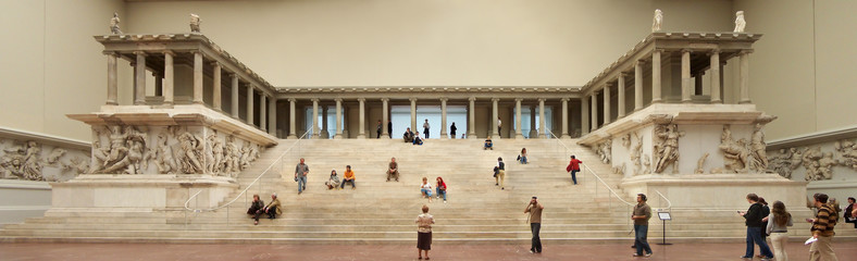 Ołtarz pergamoński – rekonstrukcja (Muzeum Pergamońskie w Berlinie)
