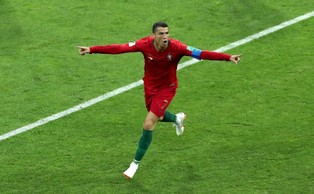 Ile zarabia Cristiano Ronaldo?