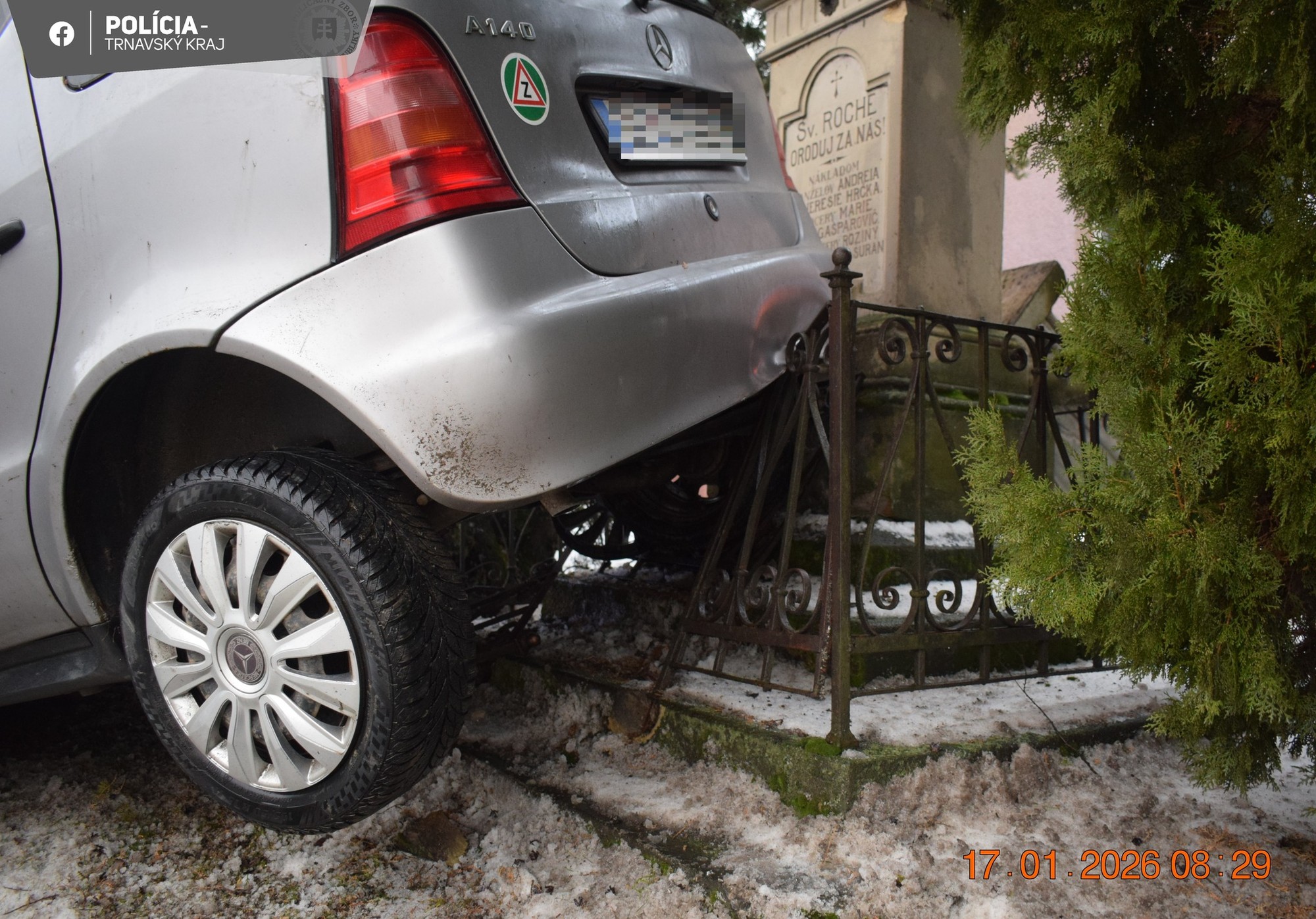 Mladík si sadol za volant bez vodičáku. 