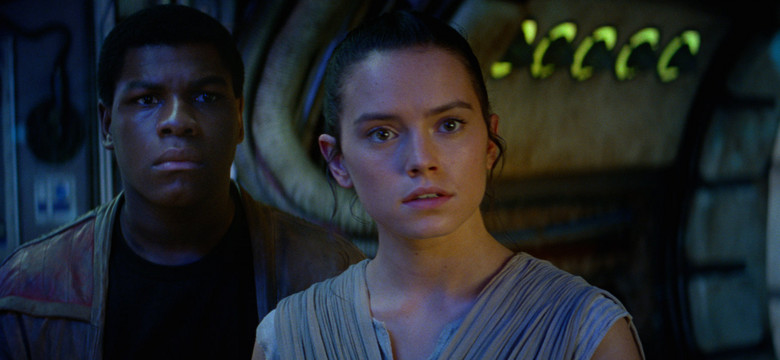 Kim jest Rey? Fanowskie teorie po "Gwiezdnych wojnach: Przebudzeniu mocy"