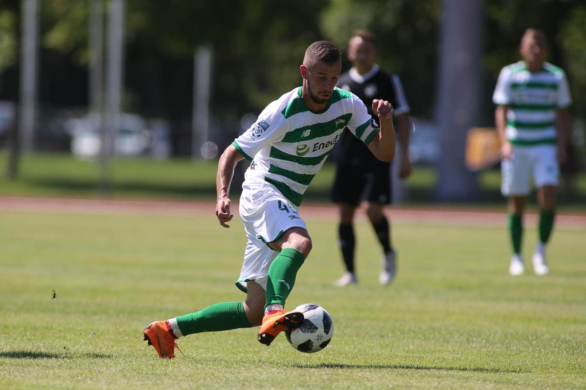 Pilka nozna. IV liga. Jaguar Kokoszki - Lechia II Gdansk. 24.11.2018