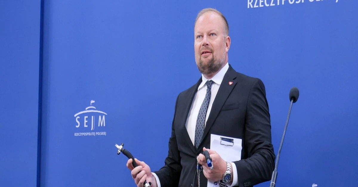 Incydent podczas debaty w Końskich. Poseł KO: Czymś mnie spryskano