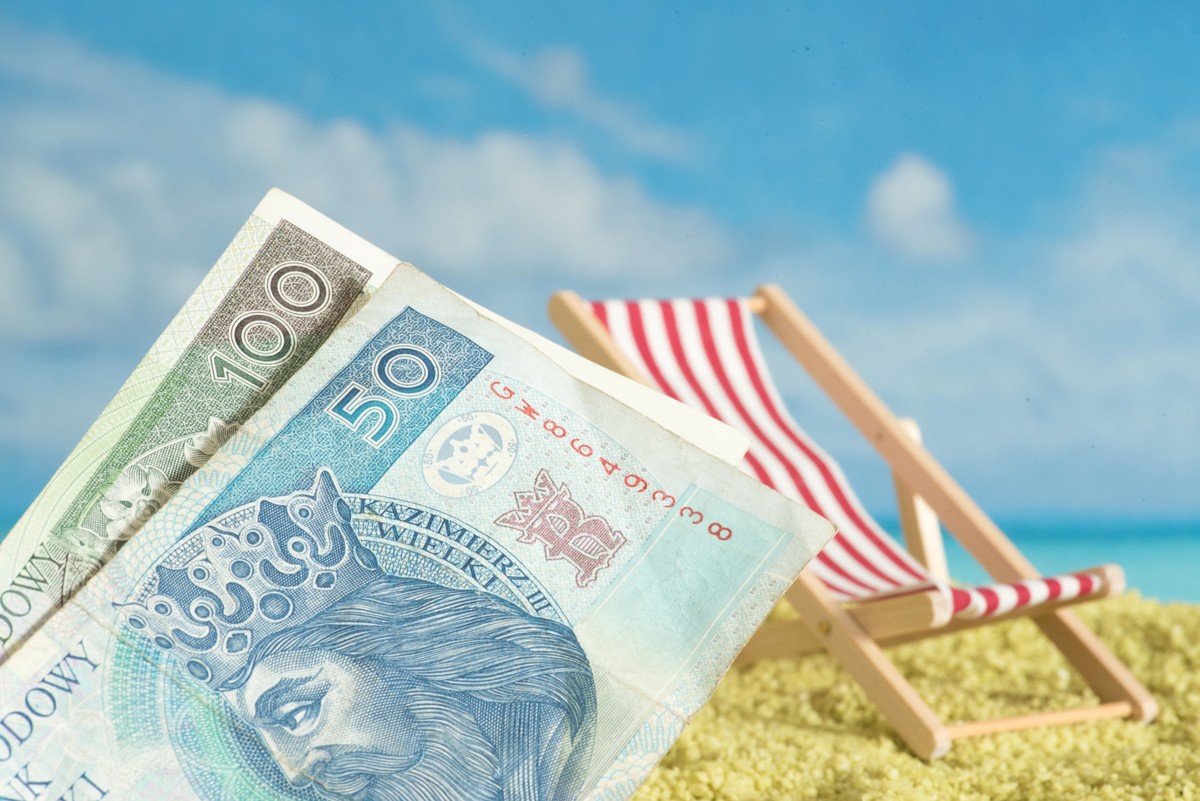 Dopłata do urlopu 2025. Jak ubiegać się o dofinansowanie do urlopu? Jak otrzymać 3000 zł dopłaty do wczasów od pracodawcy?