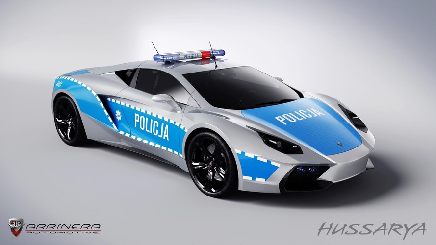 Arrinera hussarya w barwach polskiej policji