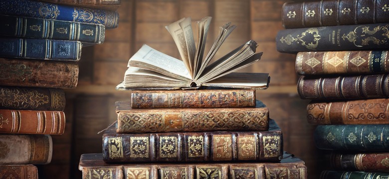 Arcydzieła literatury światowej. Dopasujesz powieść do autora? QUIZ dla moli książkowych