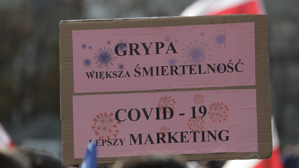 Protest zwolenników teorii spiskowych w sprawie koronawirusa