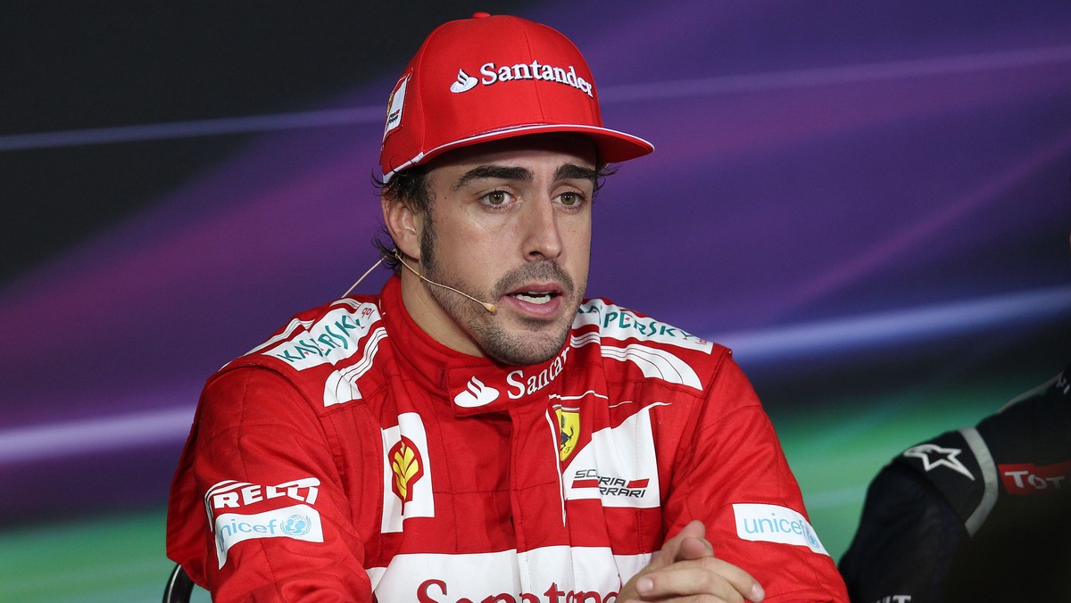 Mimo licznych poprawek wprowadzonych przez zespół Ferrari, wicelider punktacji Fernando Alonso wywalczył dopiero siódme pole startowe przed Grand Prix Abu Zabi. Jego rywal do mistrzowskiego tytułu, Sebastian Vettel, uzyskał trzeci czas.