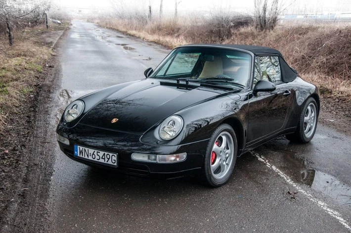 Porsche 911 Cabrio 1996. Cena wywoławcza: 250 000 zł