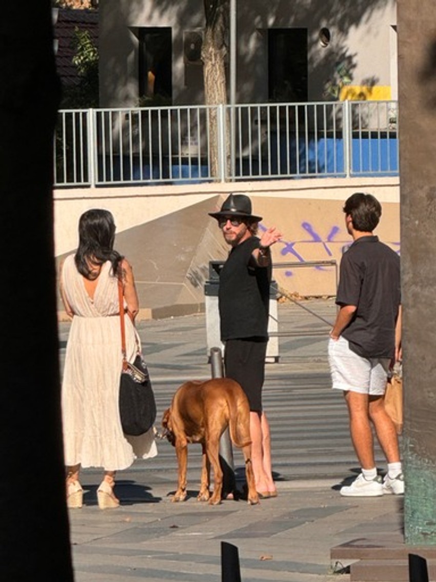 Elena sa sinovima i dečkom