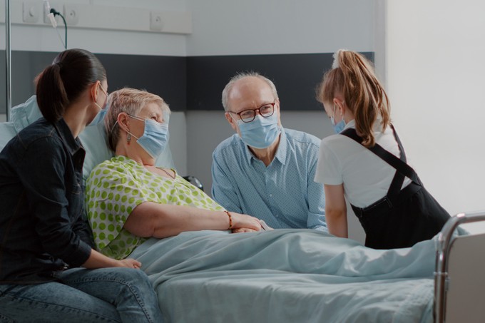 Kötelező a maszkhasználat a Debreceni Egyetem klinikai központjában