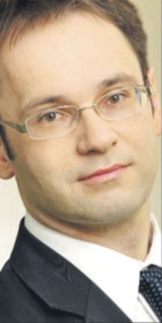 'Zrestrukturyzujmy firmę, zanim zmusi nas do tego bank'