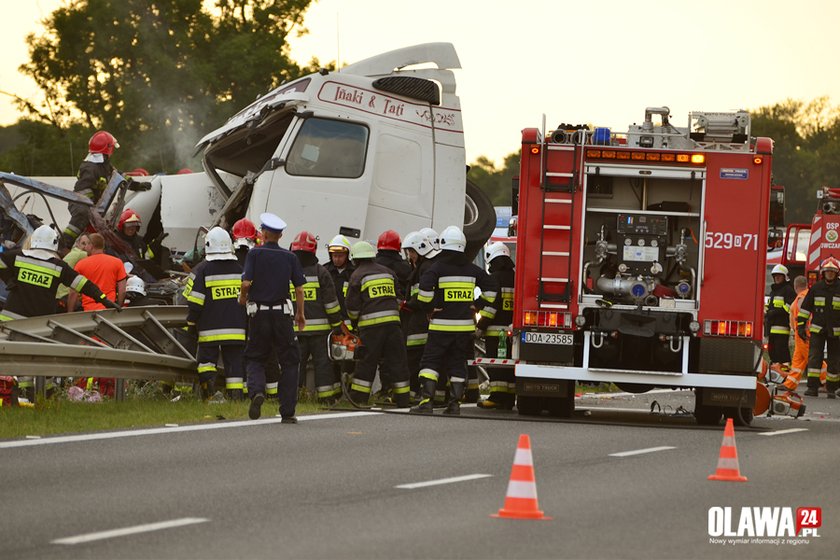 Koszmarny karambol na autostradzie A4 pod Oławą