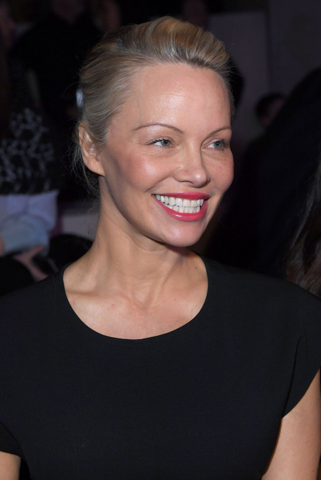 Pamela Anderson na Paris Fashion Week