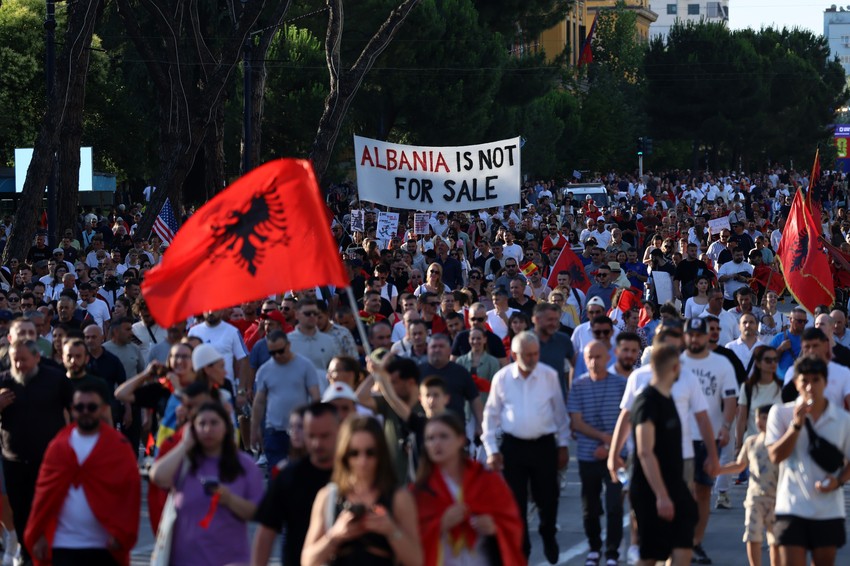 Protest u Tirani, Albanija