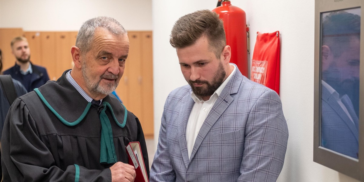 Mec. Władysław Pociej i jego klient  Sebastian Kościelnik.