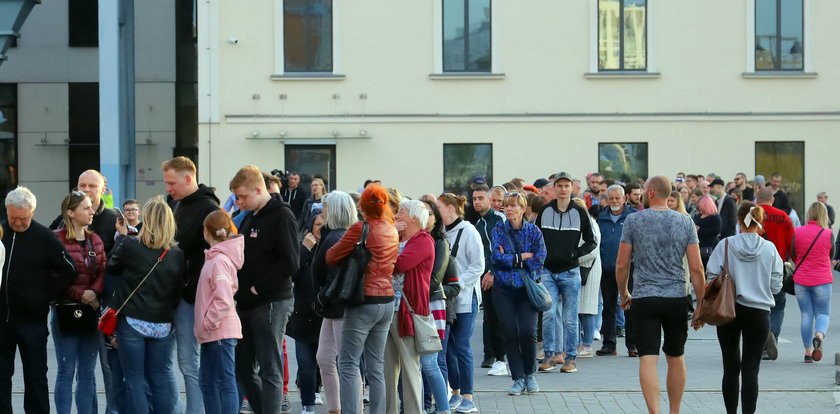 Łódź kocha Noc Muzeów. Pierwszy raz po pandemii tłumy łodzian w Pałacu Poznańskiego, Muzeum Kinematografii i EC1