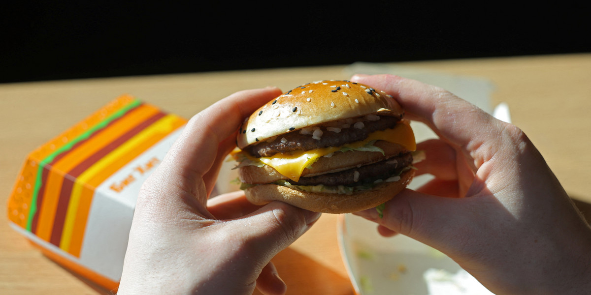 McDonald's zmienia skład swoich najpopularniejszych burgerów.