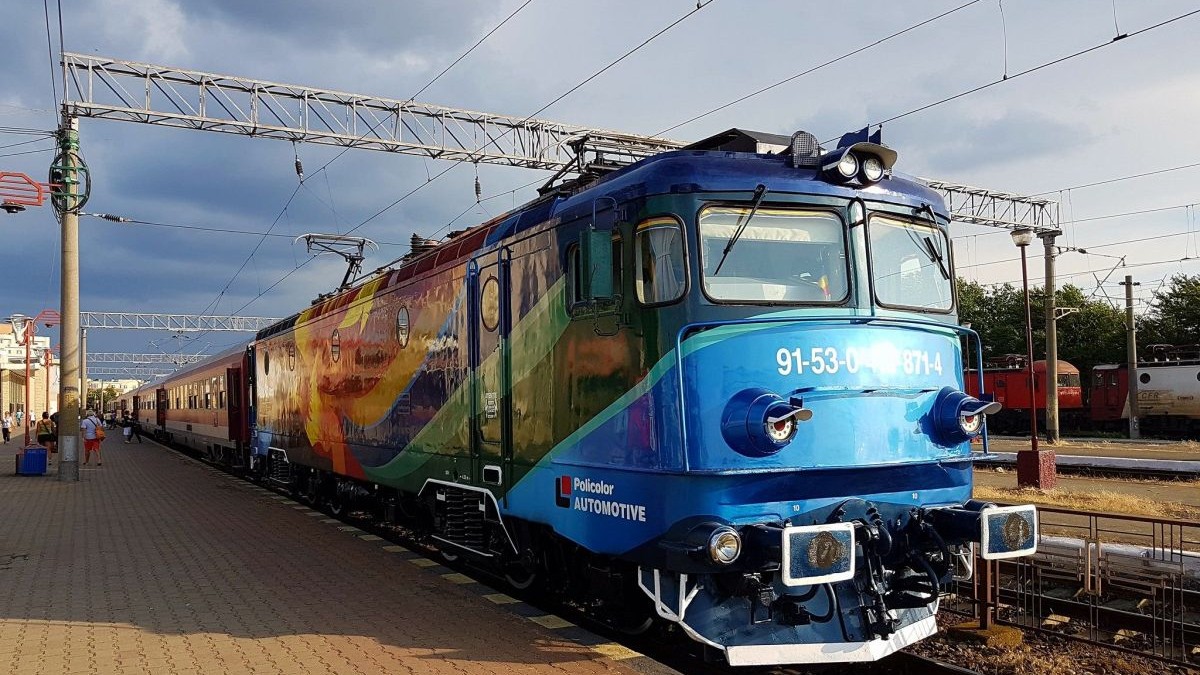 Trafic feroviar blocat între Brașov și Hărman din cauza unei defecțiuni la un tren CFR Călători. Patru trenuri sunt oprite în gări
