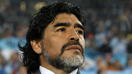 ,,A felelősök egytől egyig megfizetnek a gyávaságukért” – Maradona ügyvédje bosszút akar állni a legenda koporsóját meggyalázó férfiakon