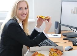 Siedzisz w pracy? Uważaj, tyjesz!