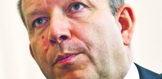 Rewolucja w zdrowiu według Radziwiłła: Likwidacja NFZ, darmowe leczenie dla wszystkich [WYWIAD]