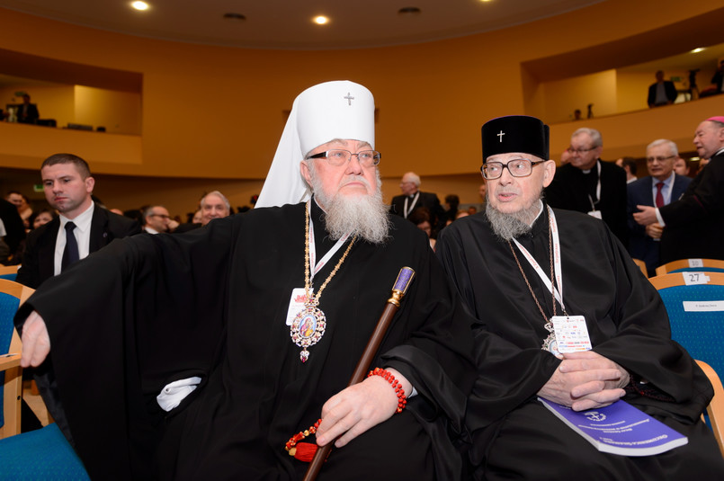 Prawosławny Metropolita Warszawski i Całej Polski - Metropolita Sawa (L) i Prezes Polskiej Rady Ekumenicznej abp Jeremiasz