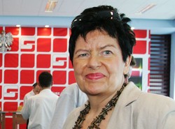 Senyszyn: Biskupi mają brzuszyska i merce