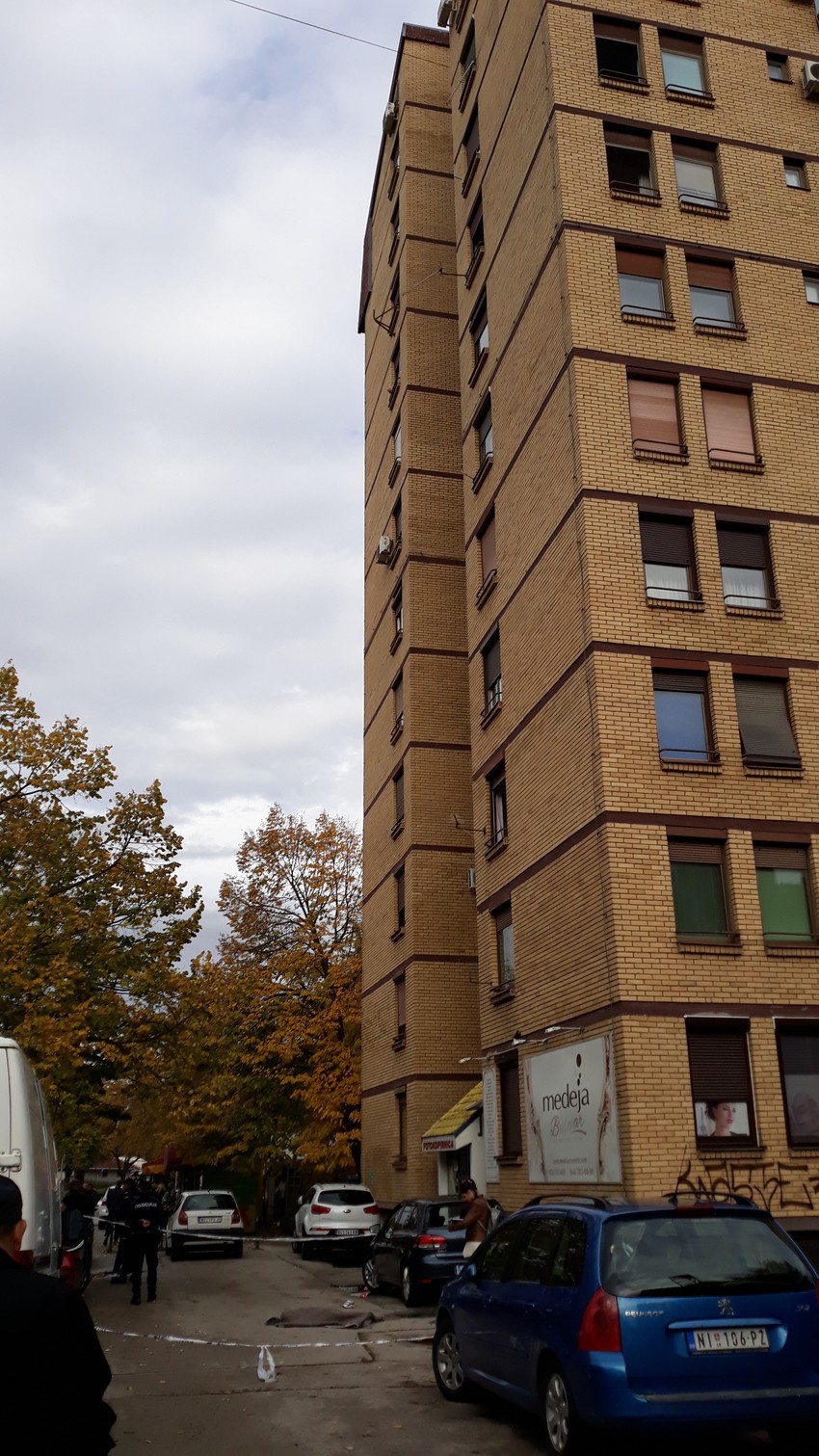 Tragedija u Nišu, dečak pao sa 12. sprata zgrade