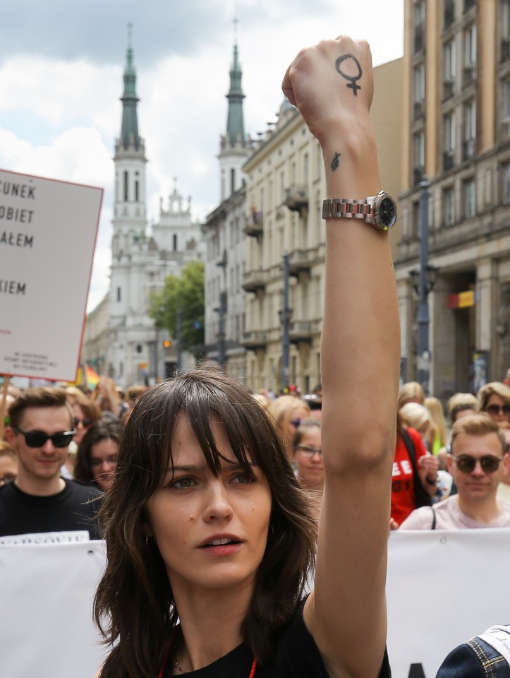 WARSZAWA MARSZ GODNOŚCI KOBIET (uczestnicy marszu)