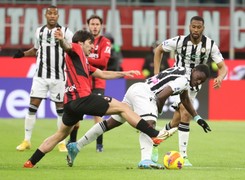 Zadyszka faworytów. Trener AC Milan zły na sędziego i VAR