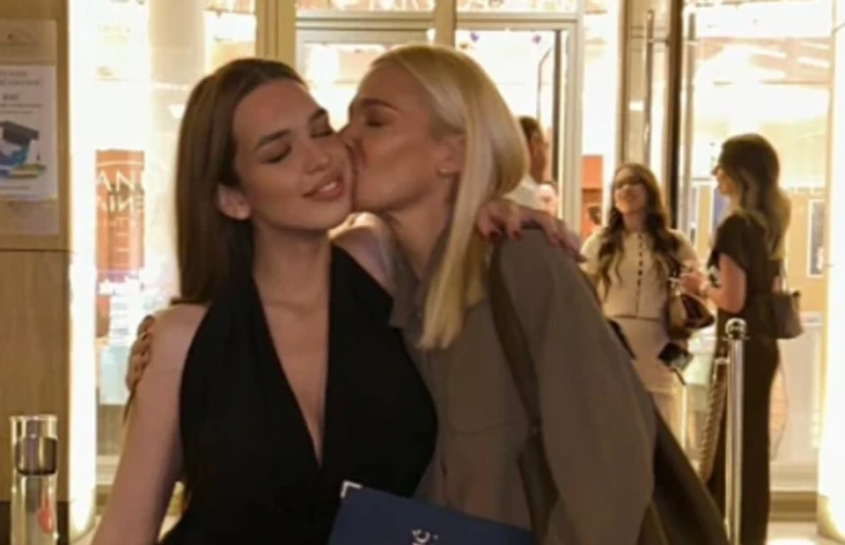 Hana Ikodinović, Nataša Bekvalac