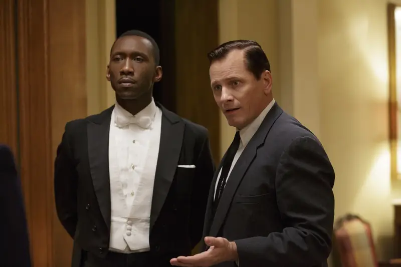 Mahershala Ali i Vigo Mortensen w scenie z filmu &quot;Green Book&quot;