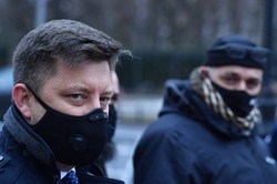 Dworczyk: Budka w sposób cyniczny próbuje wykorzystywać sytuację pandemii