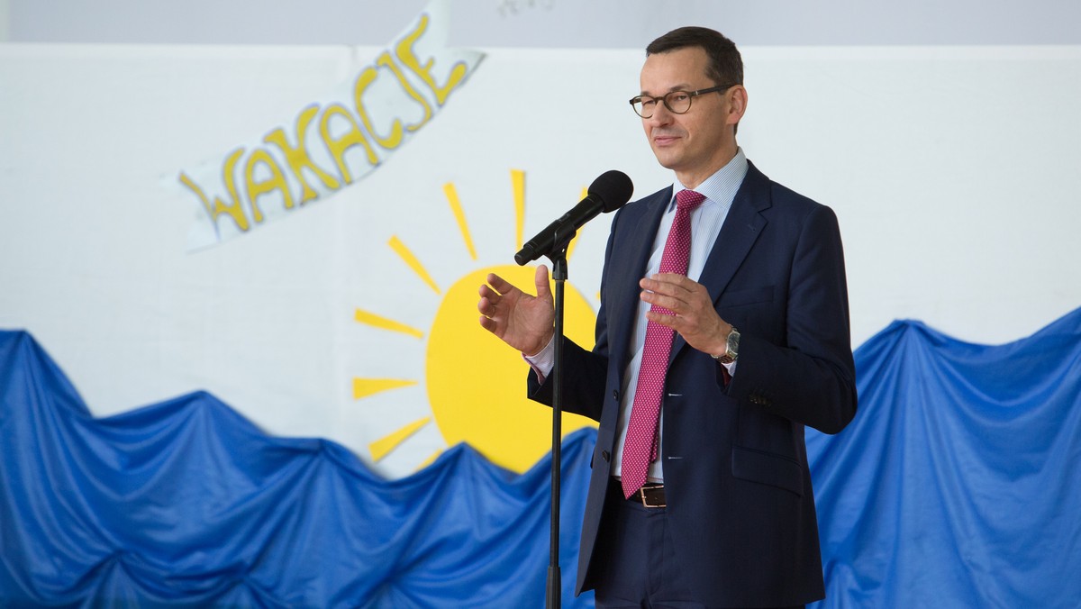 morawiecki szkoła wakacje