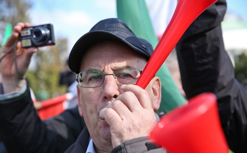 'W obronie polskiej ziemi'. Manifestacja rolników i PSL pod pomnikiem Wincentego Witosa w Warszawie