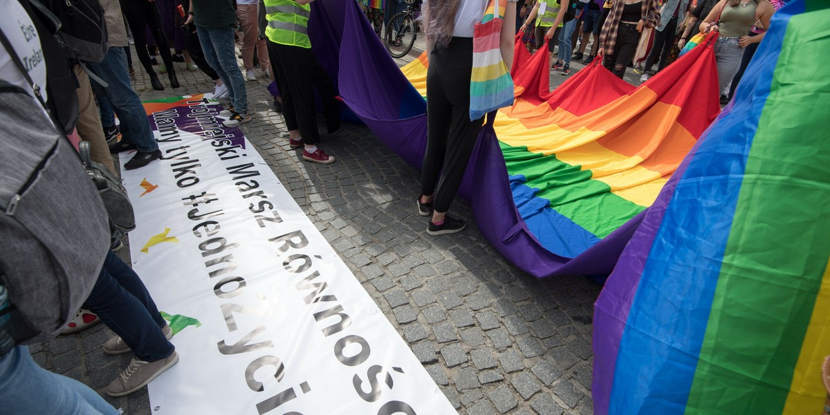 Uchwały anty-LGBT mogą sporo kosztować polskie regiony. Ale władze województwa lubelskiego się tego nie obawiają.