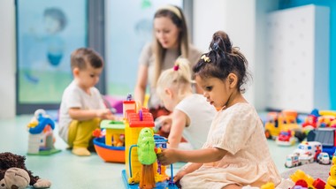 jest spór o ulgi na bilety kolejowe dla opiekunów w żłobkach