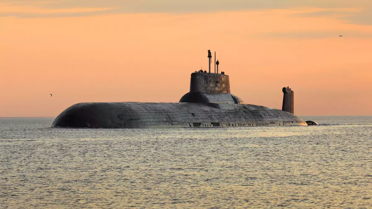 Na zdjęciu rosyjski okręt podwodny Tajfun — największa tego typu konstrukcja w historii