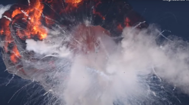 Videón, ahogy felrobban a Firefly rakétája /Fotó: YouTube