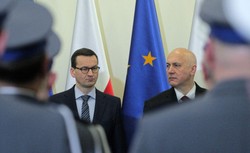 Polacy ufają Policji? Brudziński: Dzięki determinacji rządu posterunki powstają bliżej obywateli