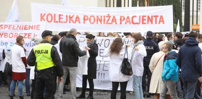 Kolejni lekarze protestują. Tym razem przed Ministerstwem Zdrowia