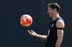 Zapadła ważna decyzja w sprawie Roberta Lewandowskiego. Barcelona potwierdza