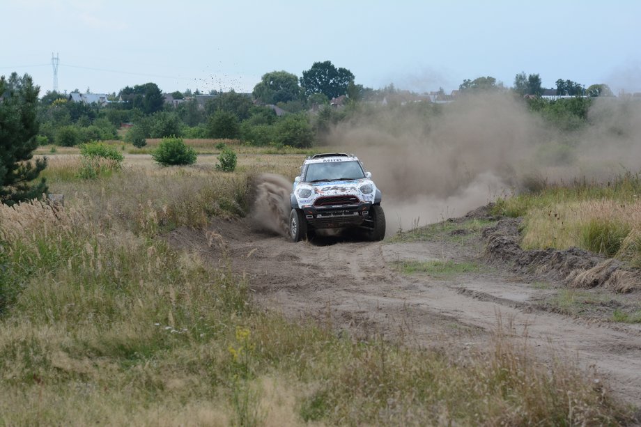 MINI John Cooper Works Rally – ryczący potwór, który spala 80 litrów na "setkę"