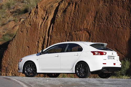 Mitsubishi Lancer Ralliart - Konkurent Imprezy WRX już w salonach