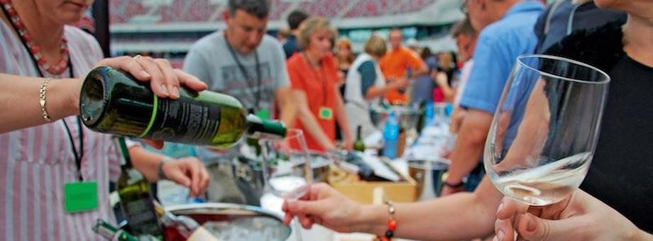 Konwent Polskich Winiarzy przyciągnął na Stadion Narodowy licznych miłośników polskiego wina