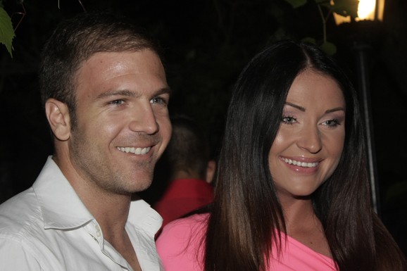 BANE JANKOVIĆ SE JAVNO OBRATIO KATARINI ŽIVKOVIĆ Nakon 12 godina napravio prvi korak: Evo kako je ona reagovala (Foto)